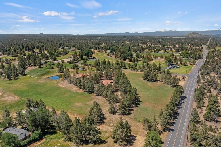 62370 Byram Rd – Captivating Home with Irrigated Pasture